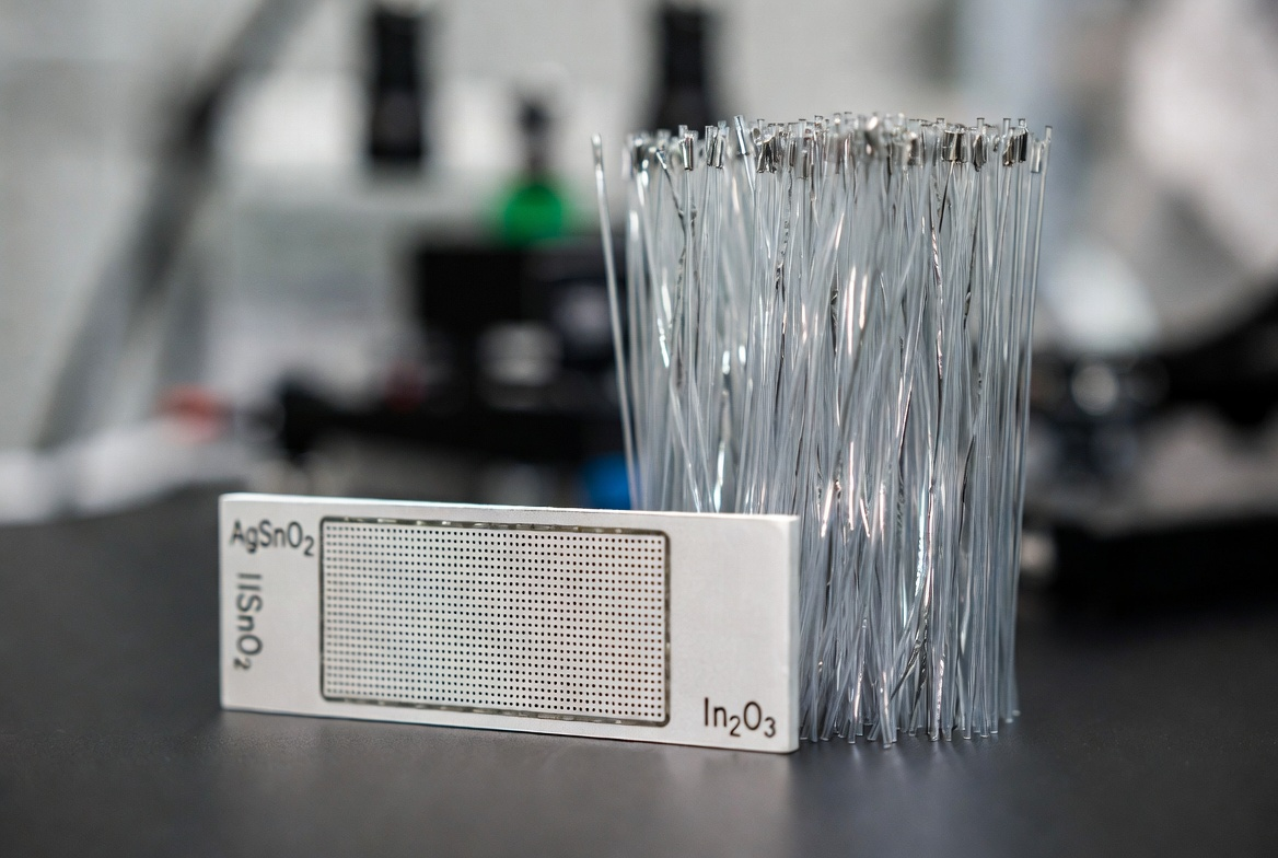 AgSnO2 contacts with In2O3 doping and fiber reinforcement for 2026 EV relays